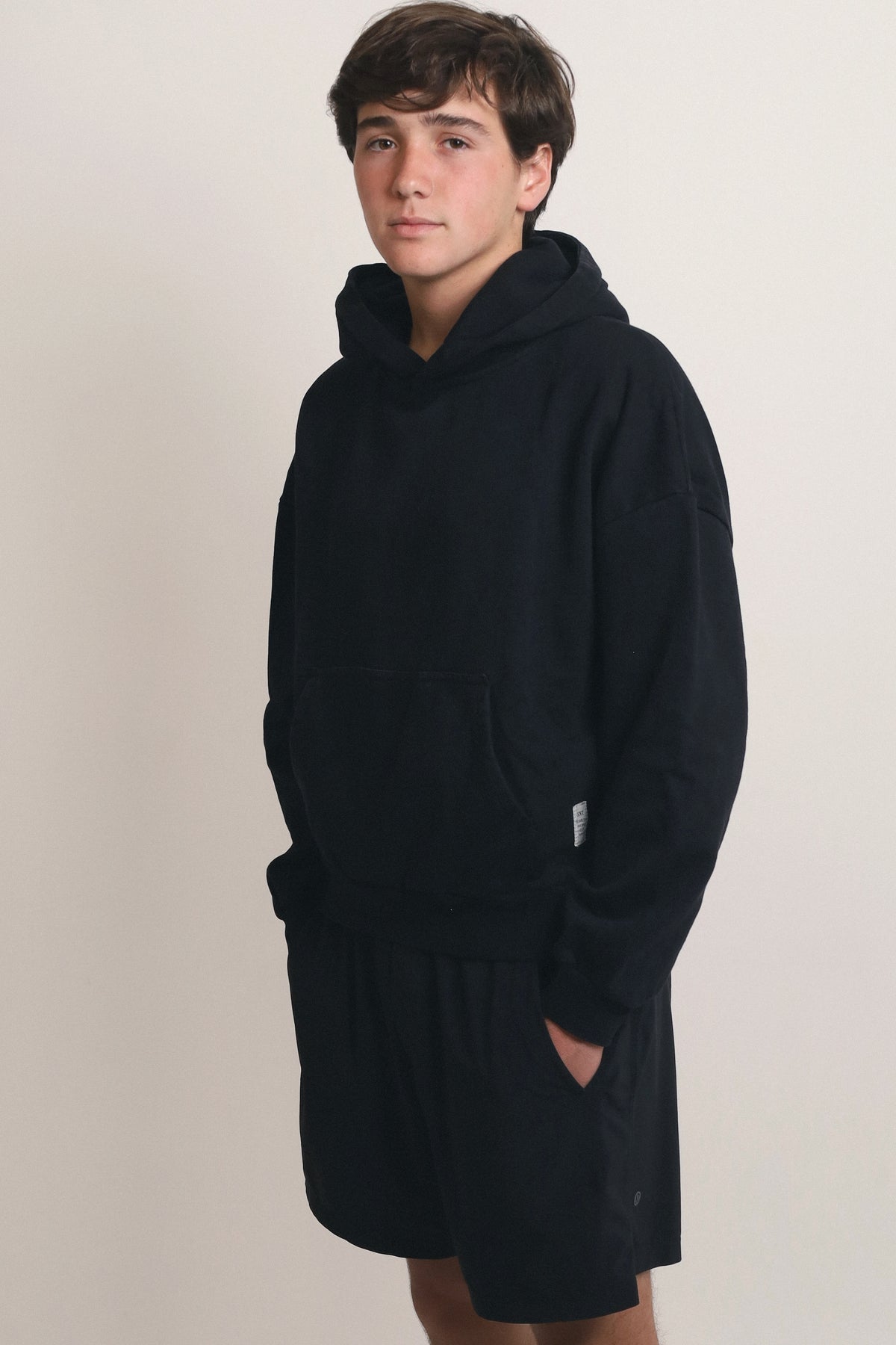 Hoodie Essential - Negra