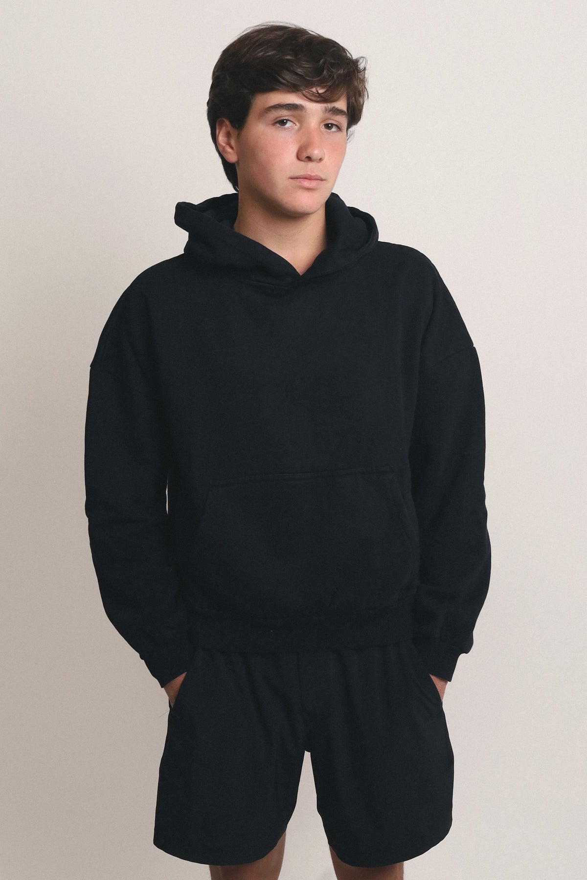 Hoodie Essential - Negra
