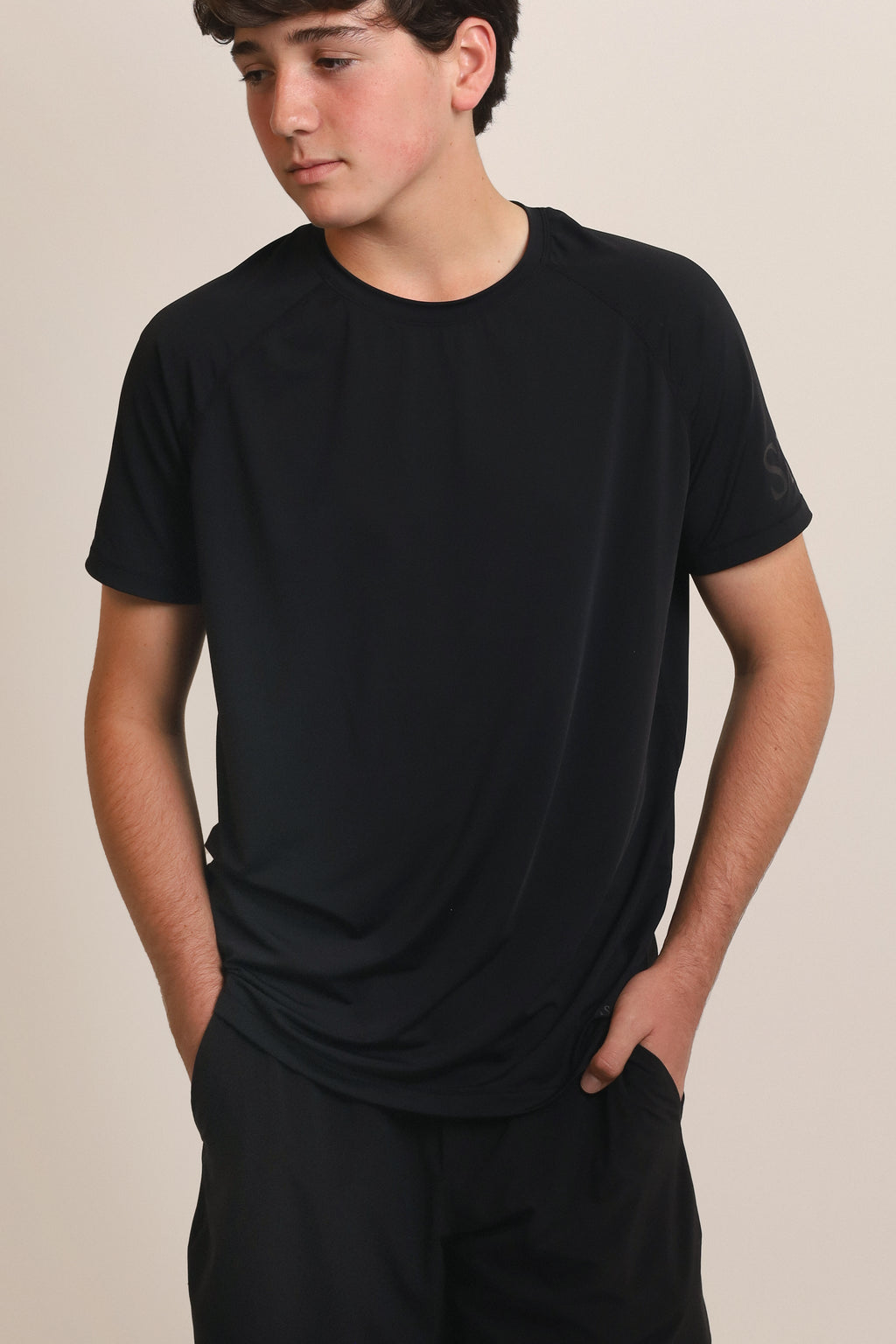 T-shirt Delgado Casual - Negra