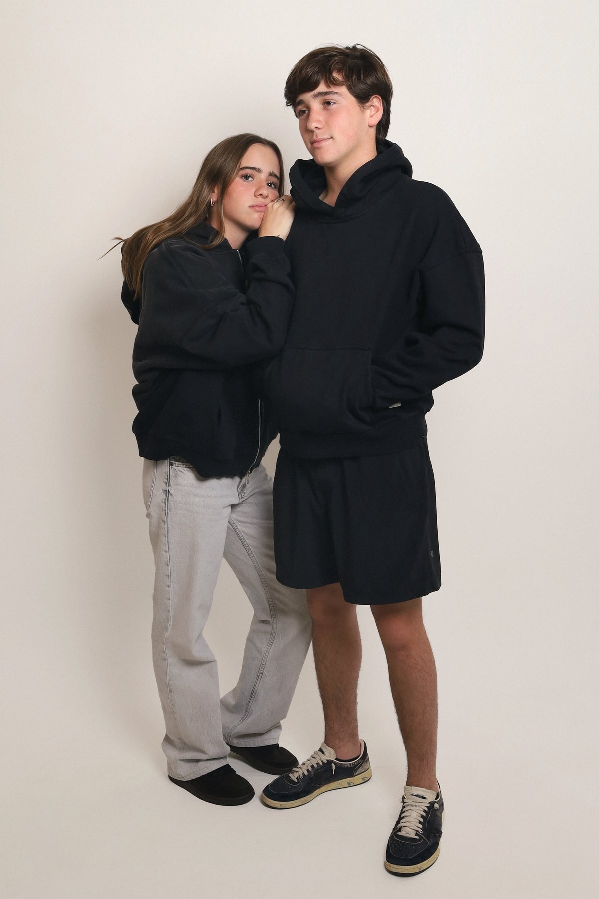 Hoodie Essential - Negra