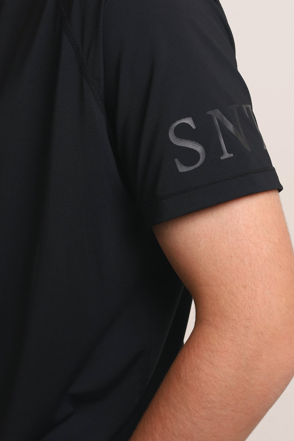 T-shirt Delgado Casual - Negra